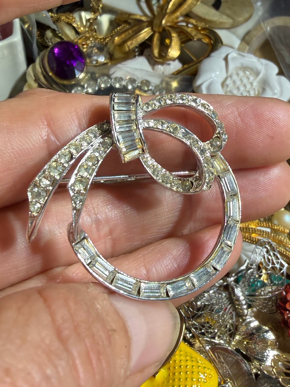 Vintage 1950’s Pell Silver Tone Rhinestone Circle Bow Brooch